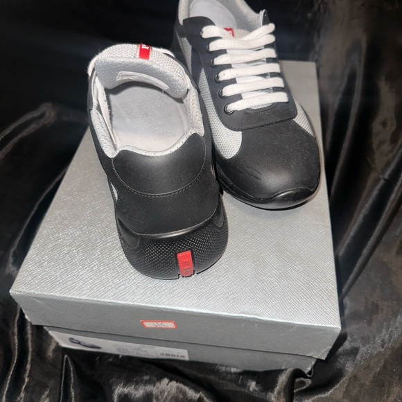 Prada shoes , size 8 , worn once - Picture 5 of 13